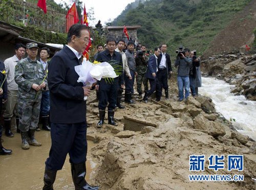 云南被征地农民跪访总理被拘(图)