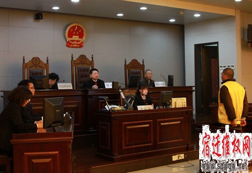 赌徒父亲盗氰化钾以死威胁 花季女儿抢服身亡(图)